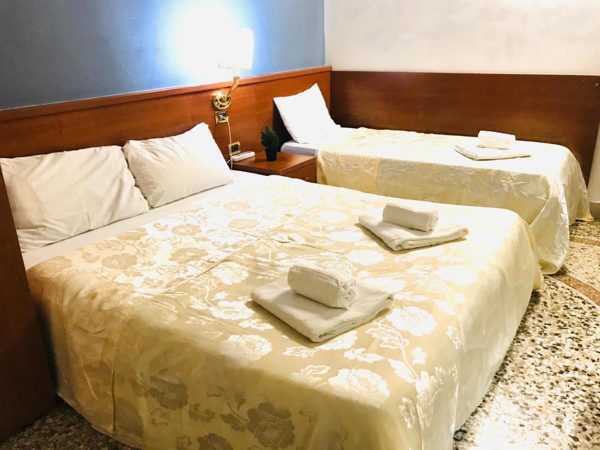 Holiday Rome Termini Hotel Kültér fotó